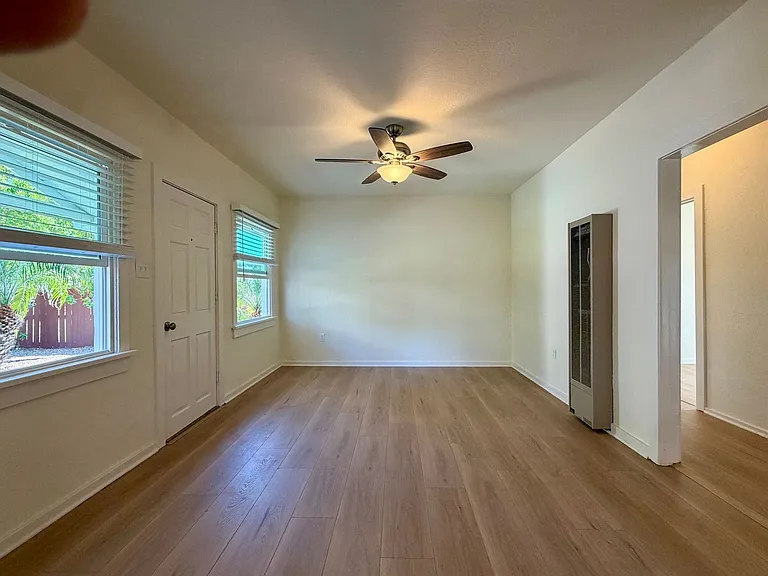 1190 Pine Ave — Photo 7