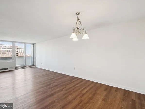 604 S Washington Sq APT 1212, Philadelphia, PA 19106