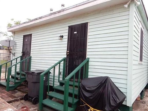 2nd image of 3006 Republic St