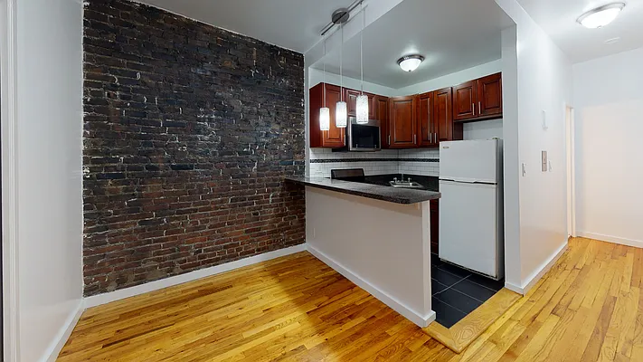 Rented by Bond New York | media 6