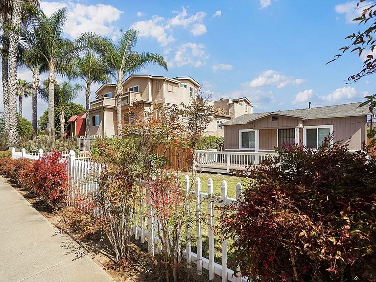 2251 Felspar St — Photo 25