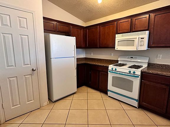 5th image of 3431 Prairie Sage St SW