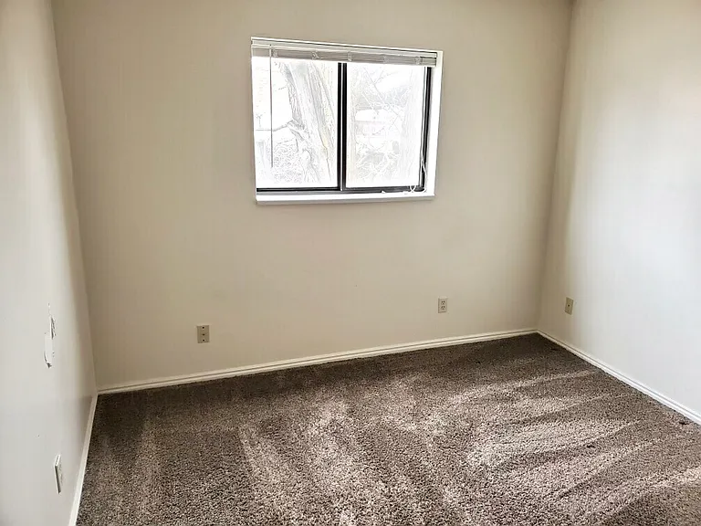 230 Bridger Dr #2 — Photo 3