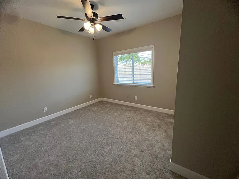 2241 Diamond Creek Rd — Photo 16