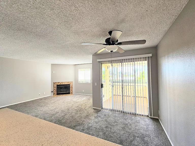 252 Date Ave #F — Photo 4