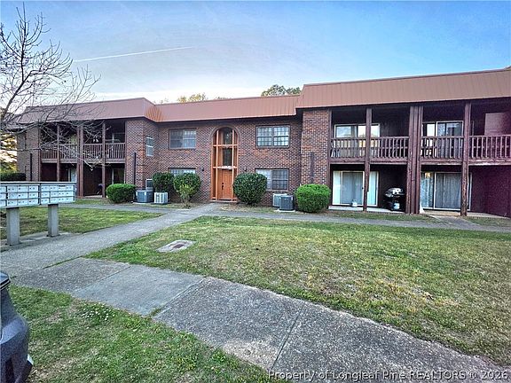 3rd image of 629 Gables Ct
