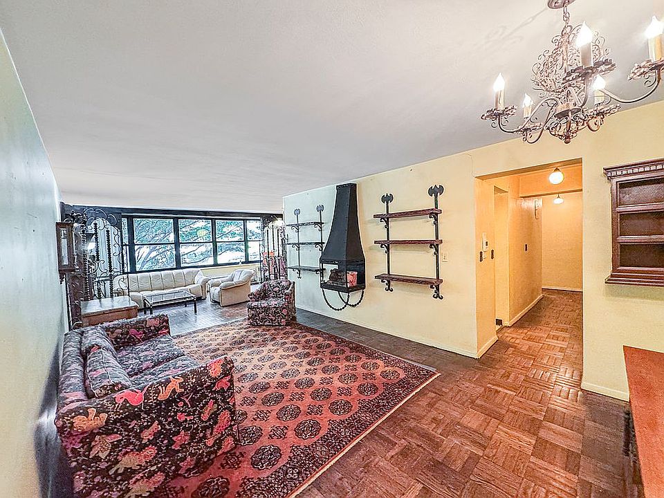 Extra Large Great Room