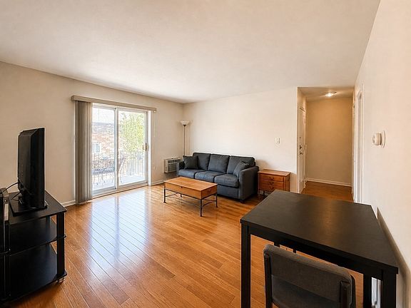 5th image of 28 Westgate Rd APT 5
