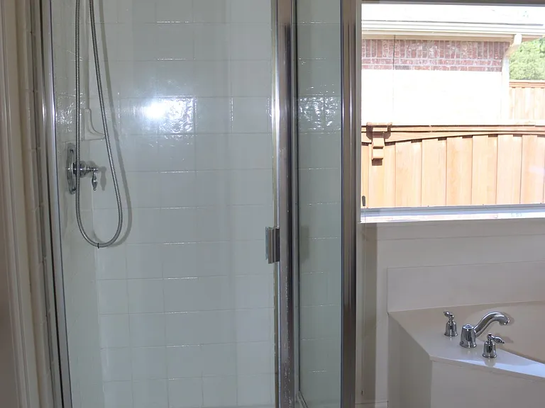 1548 Idlewild Dr — Photo 7