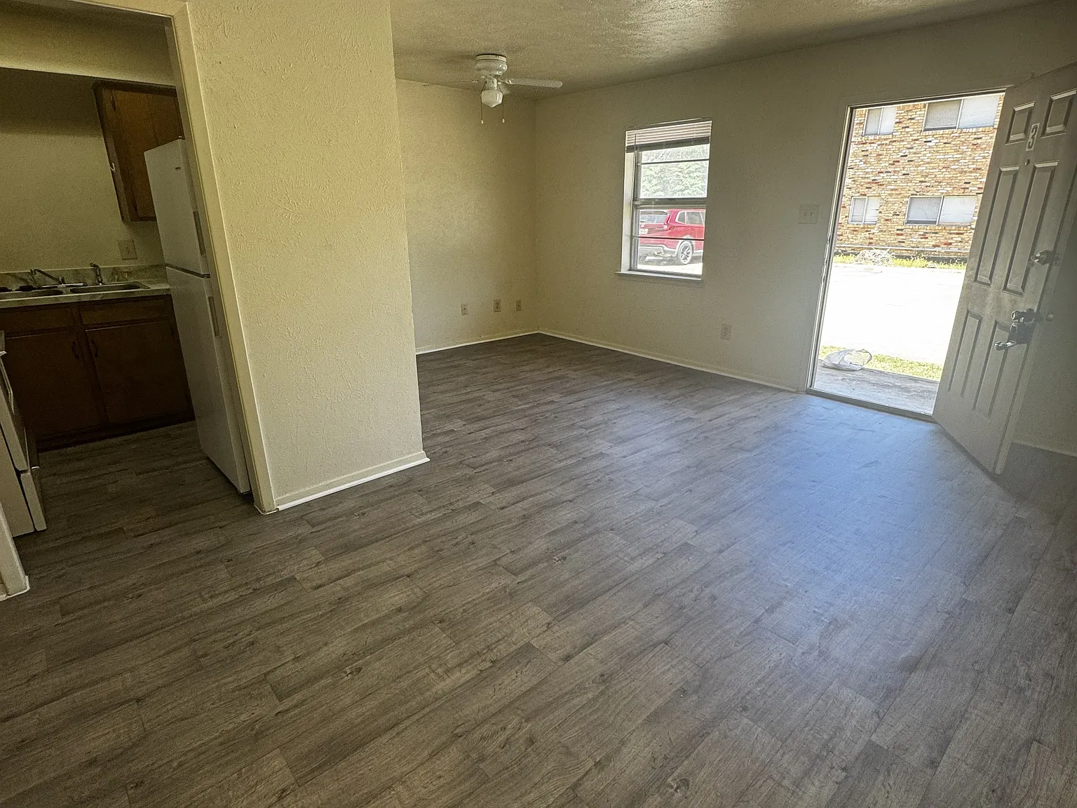 1 bed, 610 sqft, $825 — Photo 2