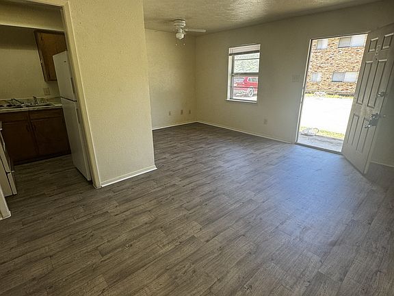 2nd image of 321 Withers St APT 3