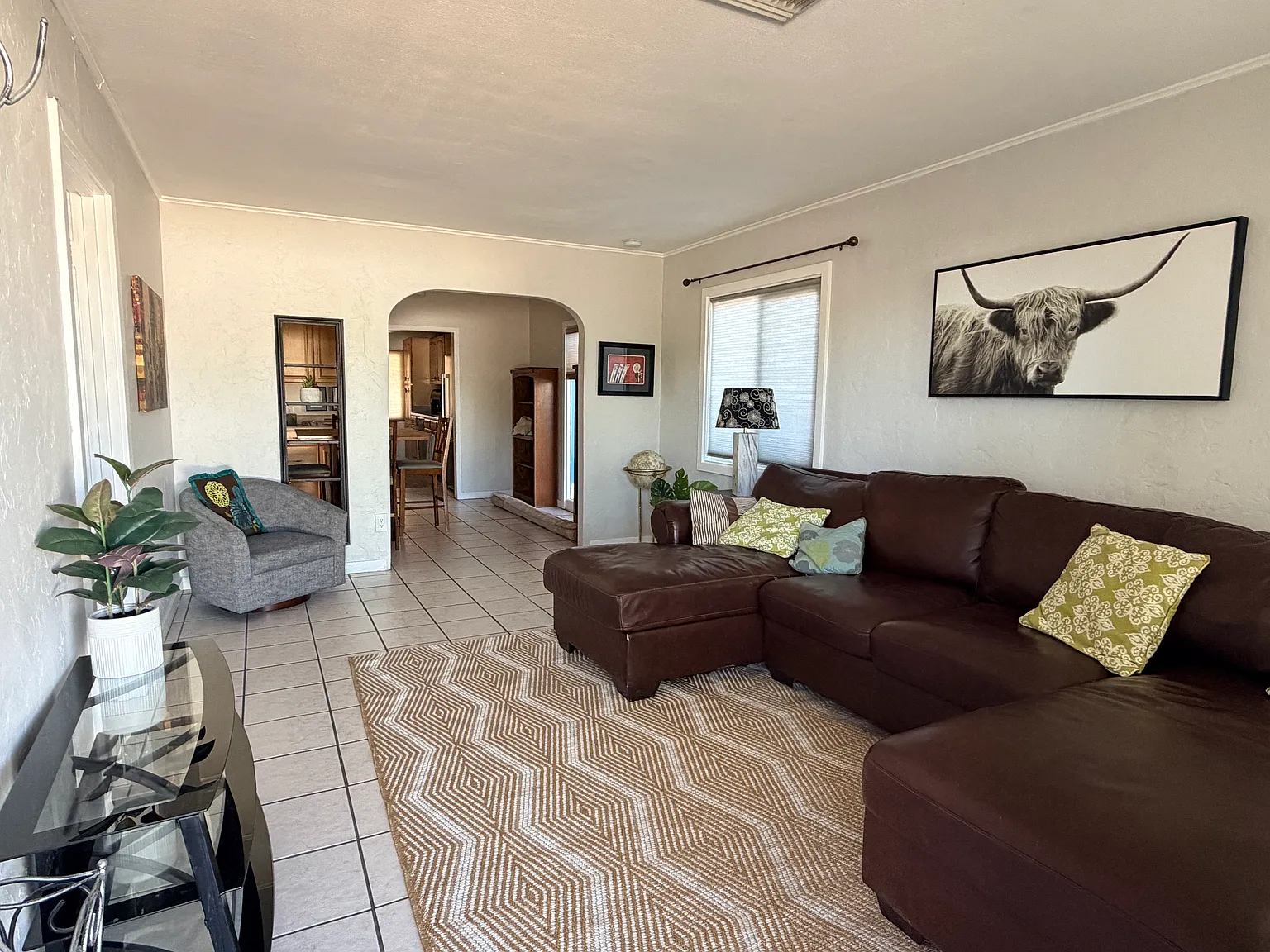 2469 N Santa Rita Ave — Photo 3