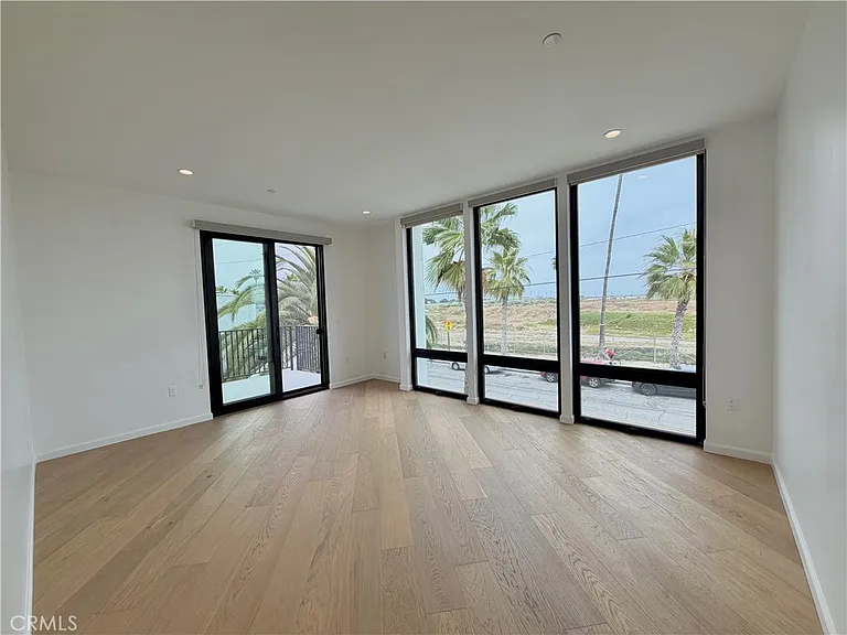 249 Seal Beach Blvd — Photo 7