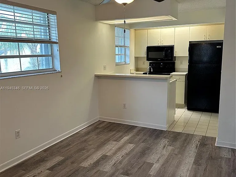 2526 SE 20th Pl #207-B — Photo 4