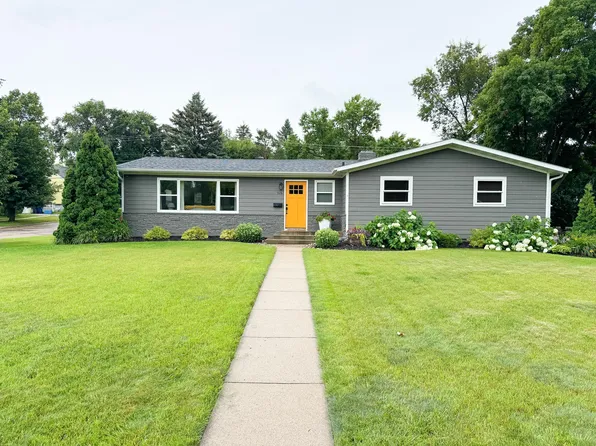 526 E Bancroft Ave, Fergus Falls, MN 56537