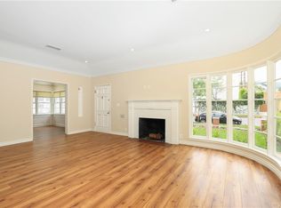 136 N Hamel Dr, Beverly Hills, CA 90211