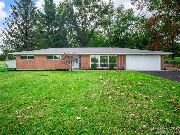 2743 Ironwood Dr, Springfield, OH 45504