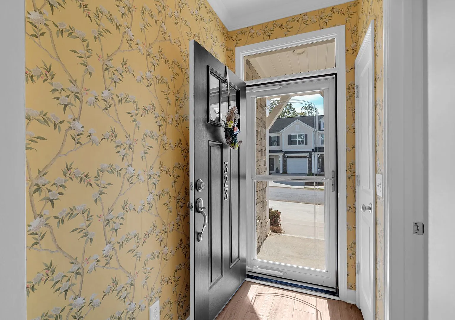 Beautiful Fully Furnished. — Photo 4