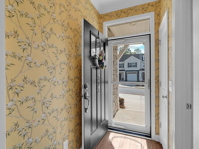 323 Nettle Ln — Photo 4