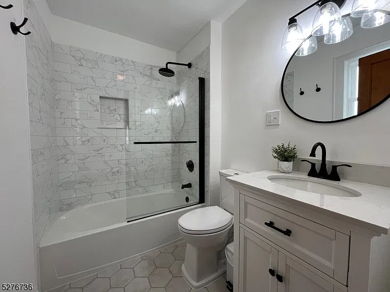 364 Chestnut St — Photo 10