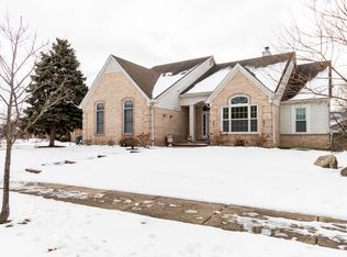 2024 Lakeside Dr, Troy, MI 48085