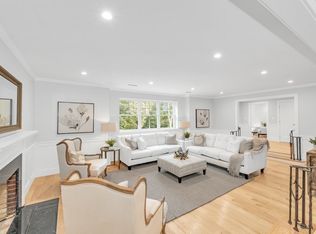 22 Vfw Pkwy, West Roxbury, MA 02132