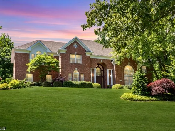 13 Whispering Way, Warren Twp., NJ 07059