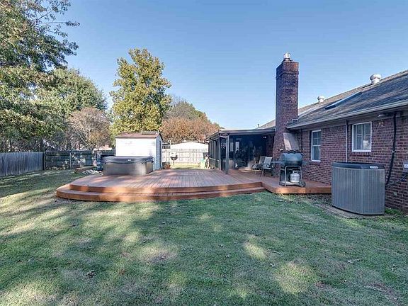 4th image of 3103 Mary Elizabeth Dr