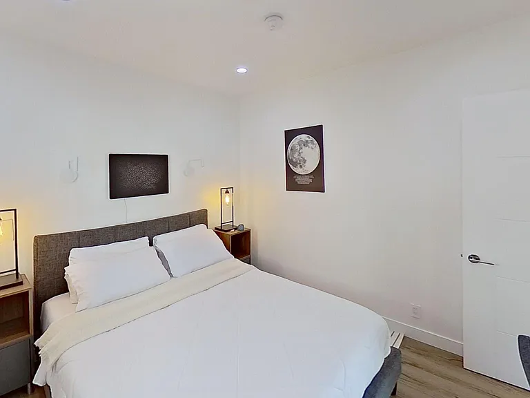 10863 Kling St #1 — Photo 8