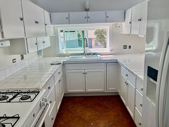 5th image of 1503 Ocean Ave #A