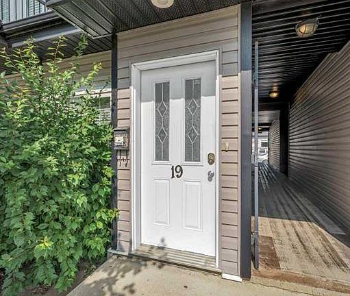 5th image of 298 Somerset Way SE #19