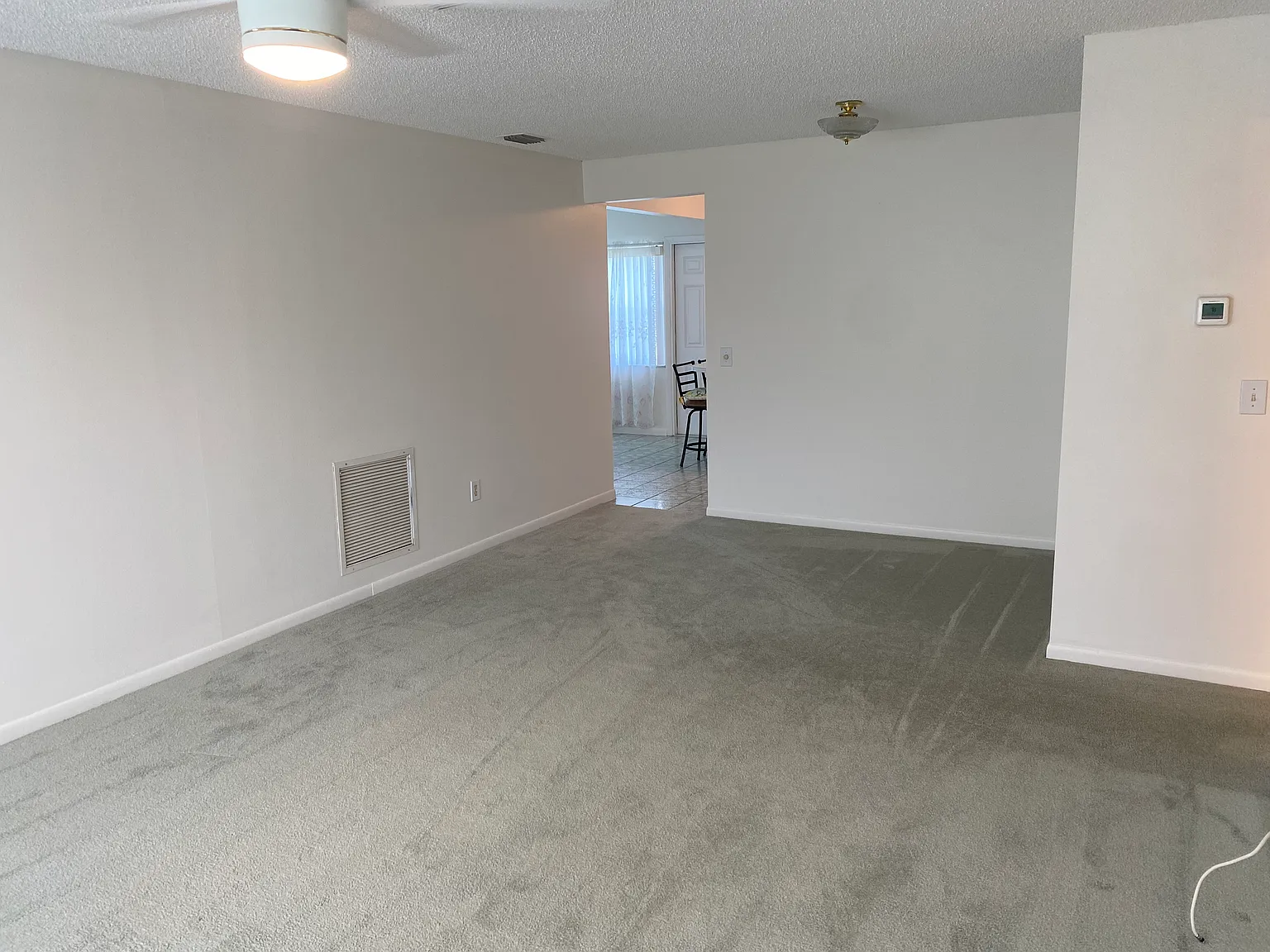 1 bed, 1.5 bath, 902 sqft, $1,700 — Photo 2