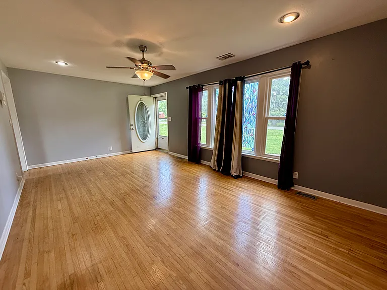 3404 Durrett Dr — Photo 4