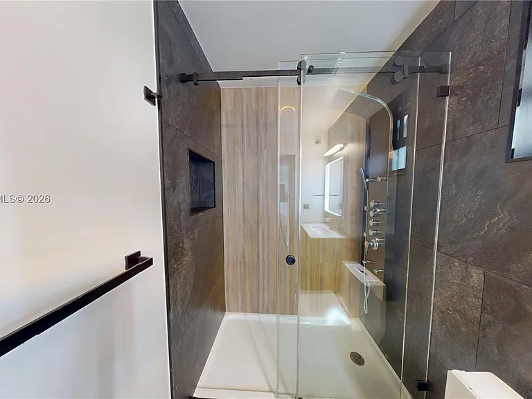 516 NW 2nd Ave #2 — Photo 8
