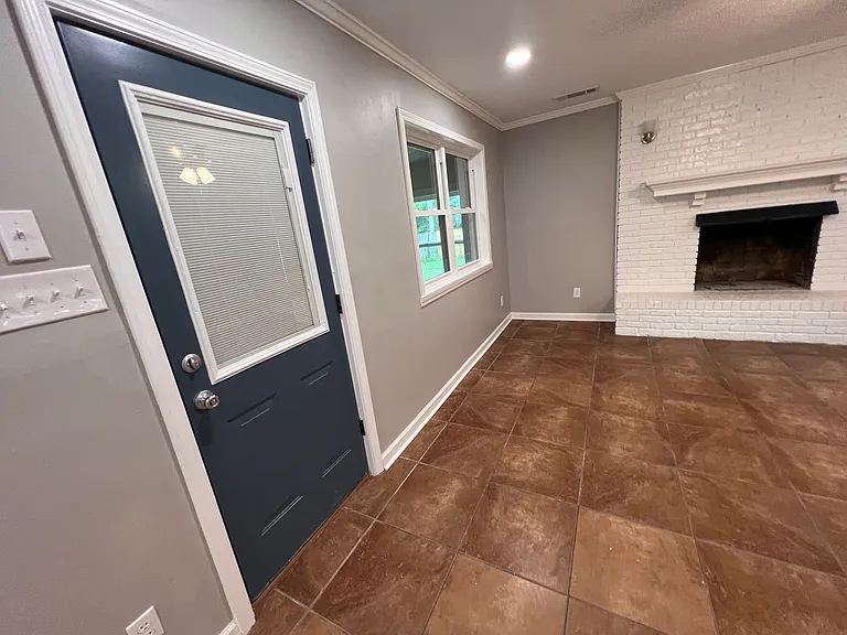 1569 Moss Point Dr — Photo 5