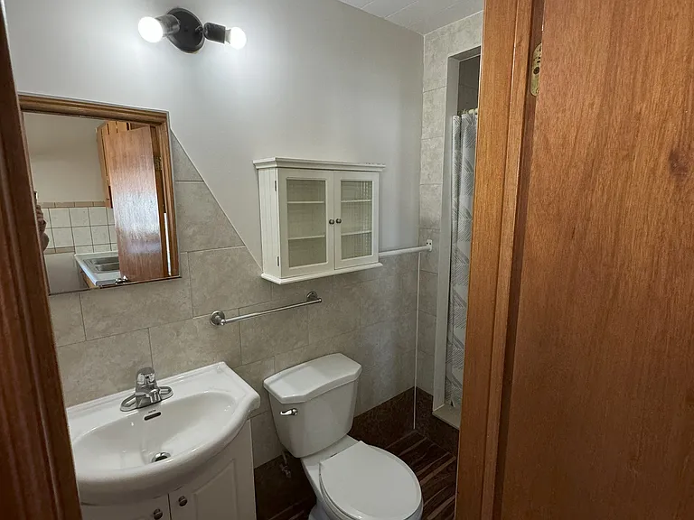 401 Parent Ave #2 — Photo 5