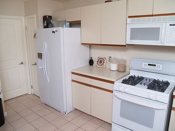 5th image of 208 Cerutti Ct