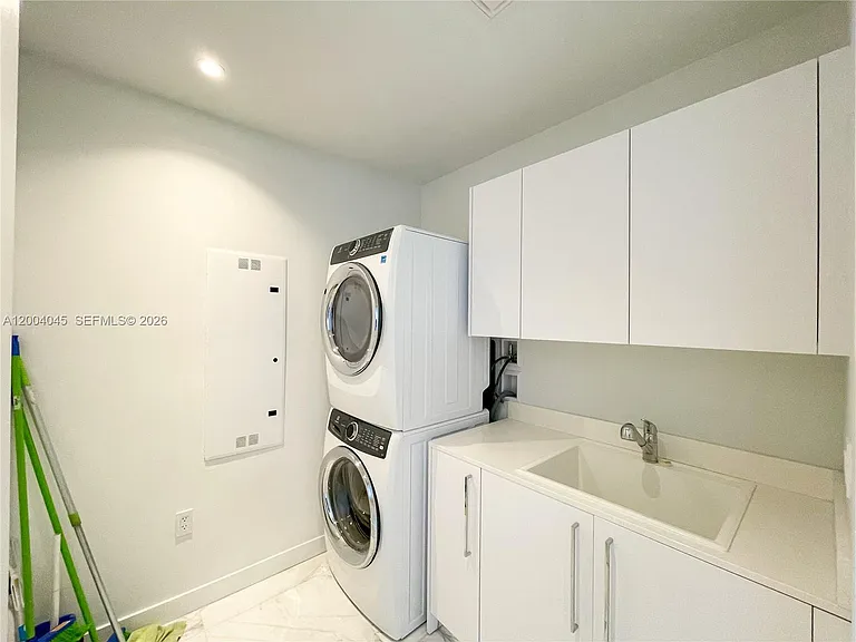 15701 Collins Ave #1205 — Photo 26