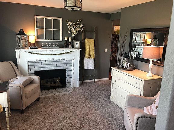 FRONT ROOM