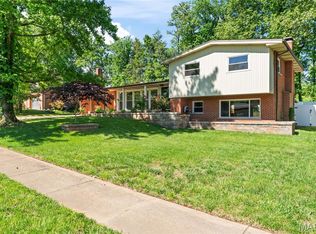 9089 Crest Oak Ln, Saint Louis, MO