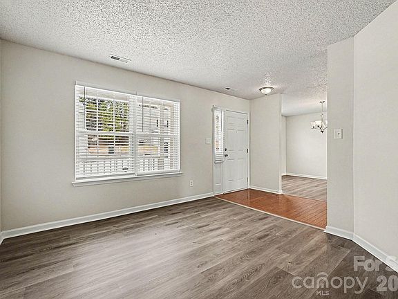 4th image of 10708 Haddington Dr NW