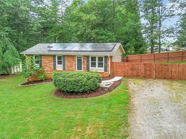 504 Brown Berry Rd, North Wilkesboro, NC 28659