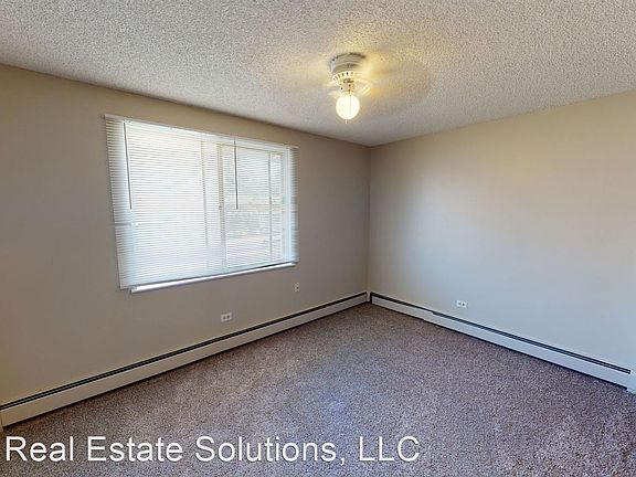 4th image of 415 S 26th St APT 13