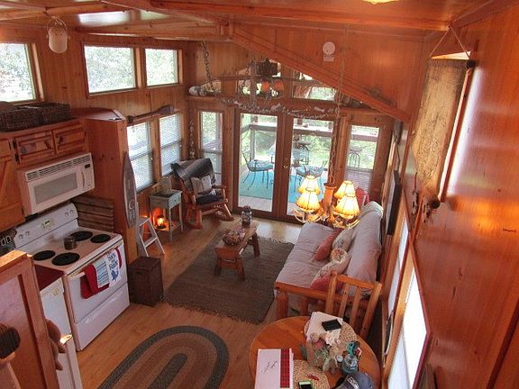 3rd image of 236 Lakeside Dr