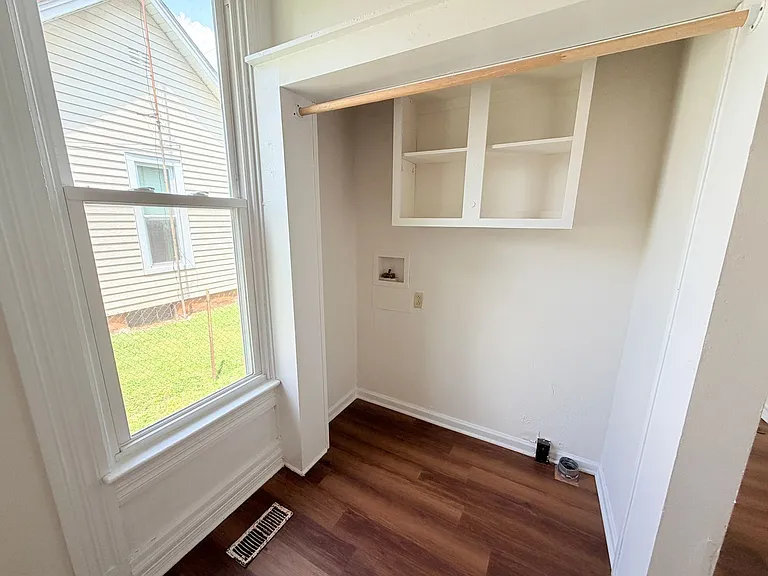 525 S West St — Photo 22