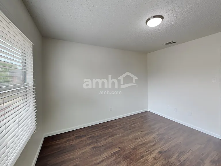 10413 Woodruff Ct — Photo 13