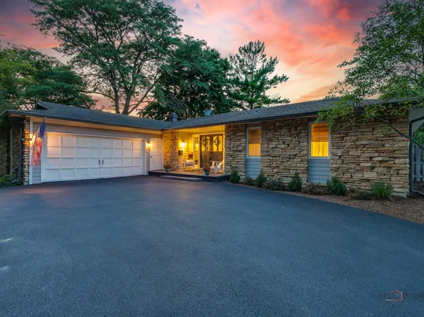 512 Stevenson Dr, Libertyville, IL 60048