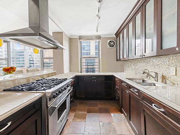 3rd image of 500 E 83rd St #7BC