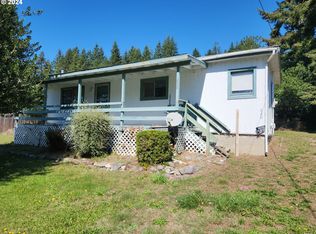 620 Meadow Ln, Brookings, OR 97415
