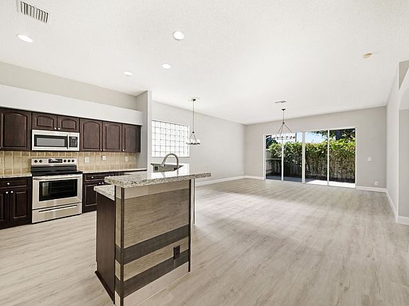 4th image of 6012 Newport Village Way